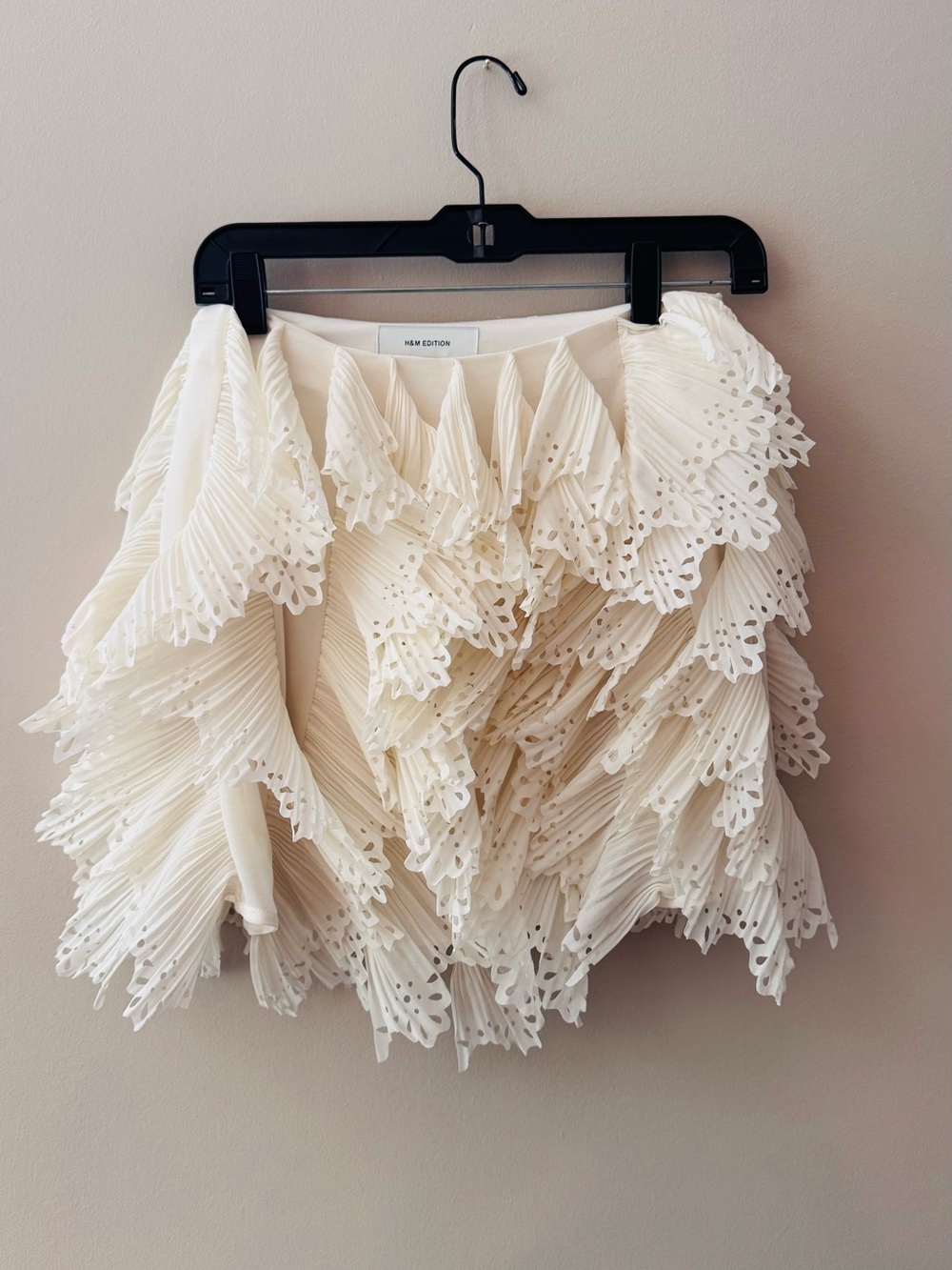 H&M Cream Tiered Eyelet Ruffle Mini Skirt